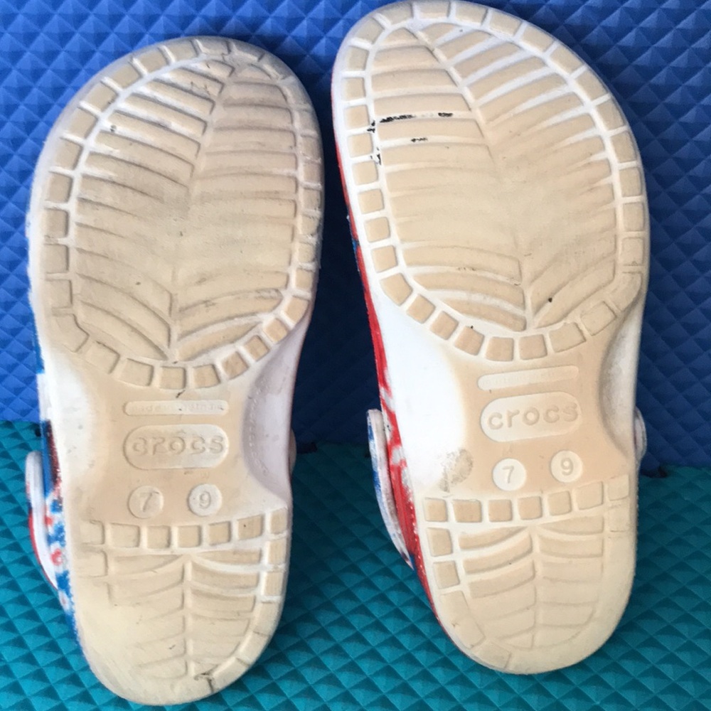 CROCS Unisex American Flag Colors Tie Dye Slip On Classic Clogs | 7M - 9W - Picture 10 of 11